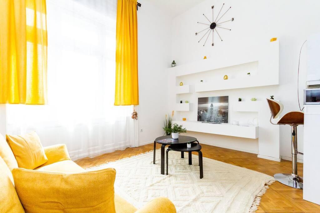 Bright Design Riverside By Nw * Boedapest